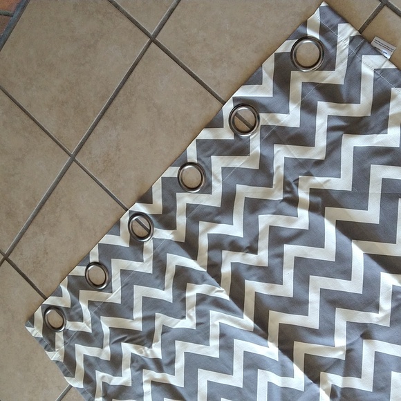 NWOT Set of 38" x 80" Curtains - Picture 1 of 4